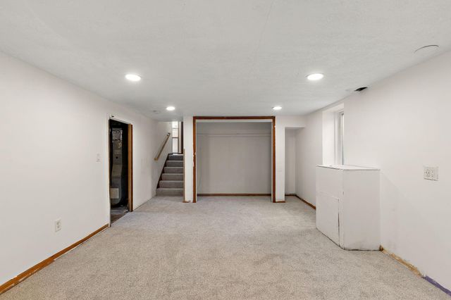 6924 Scott Avenue N, Brooklyn Center, MN 55429