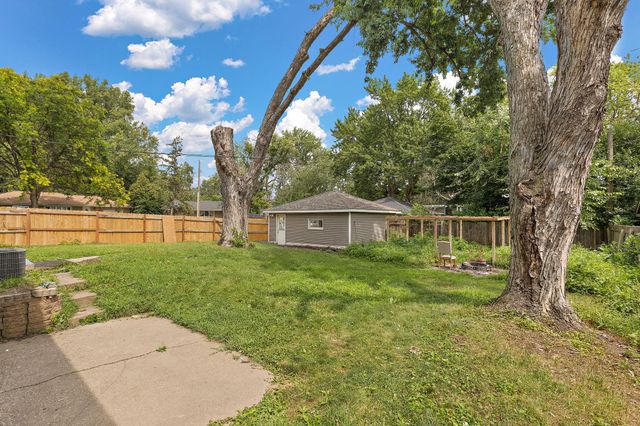 6924 Scott Avenue N, Brooklyn Center, MN 55429