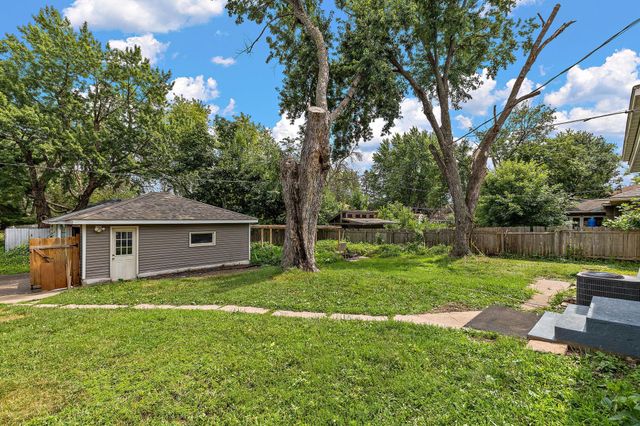 6924 Scott Avenue N, Brooklyn Center, MN 55429