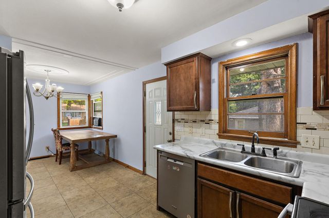 6924 Scott Avenue N, Brooklyn Center, MN 55429