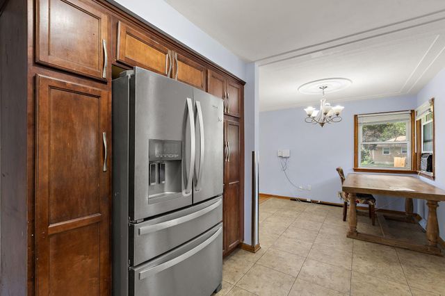 6924 Scott Avenue N, Brooklyn Center, MN 55429