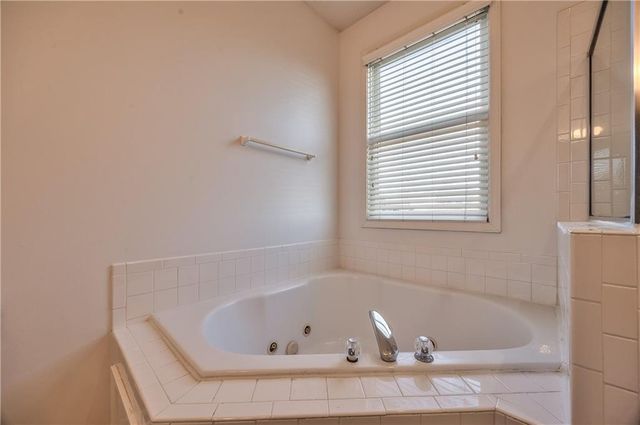 123 N Indian Wells Drive, Olathe, KS 66061