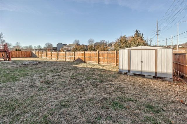 123 N Indian Wells Drive, Olathe, KS 66061