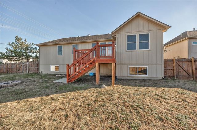 123 N Indian Wells Drive, Olathe, KS 66061