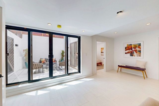 131 Charles Street R, Cambridge, MA 02141