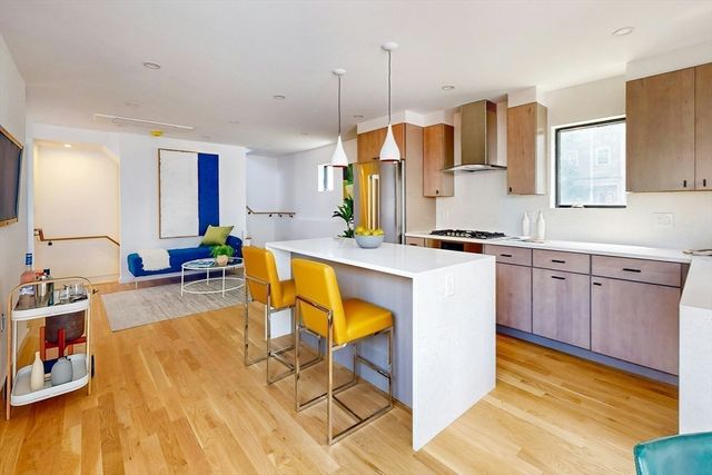 131 Charles Street R, Cambridge, MA 02141