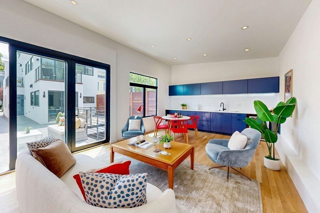 131 Charles Street R, Cambridge, MA 02141