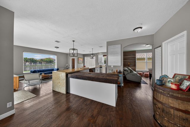 791 SW 191st Avenue, Pembroke Pines, FL 33029