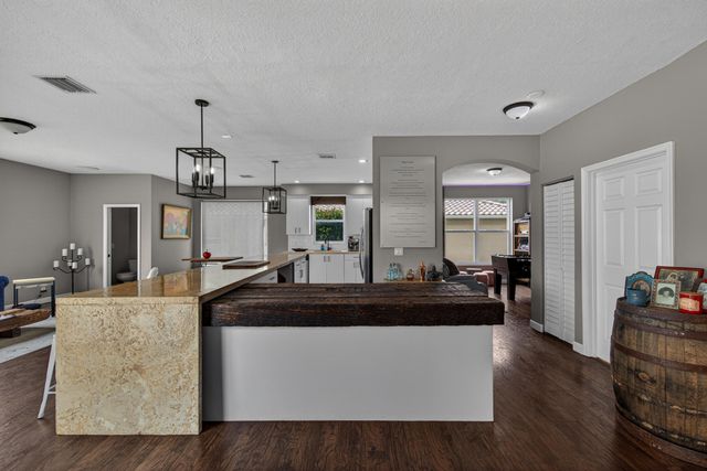 791 SW 191st Avenue, Pembroke Pines, FL 33029