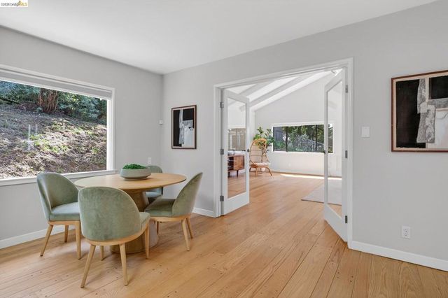 4451 Saint Andrews Rd, Oakland, CA 94605