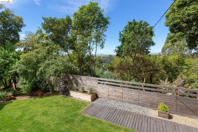 4451 Saint Andrews Rd, Oakland, CA 94605