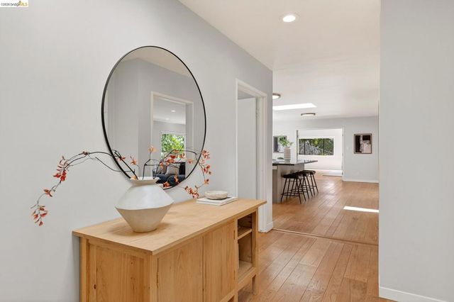 4451 Saint Andrews Rd, Oakland, CA 94605