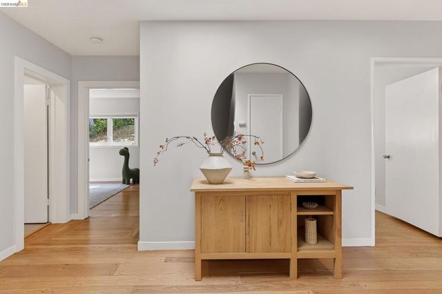 4451 Saint Andrews Rd, Oakland, CA 94605