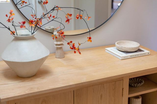 4451 Saint Andrews Rd, Oakland, CA 94605