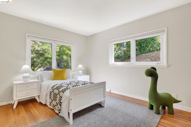 4451 Saint Andrews Rd, Oakland, CA 94605