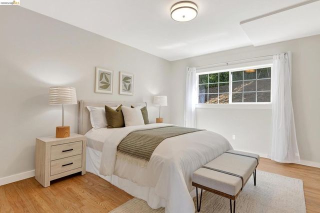 4451 Saint Andrews Rd, Oakland, CA 94605