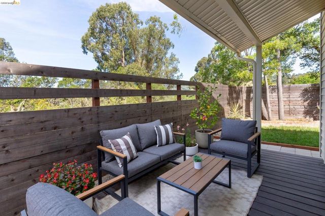 4451 Saint Andrews Rd, Oakland, CA 94605