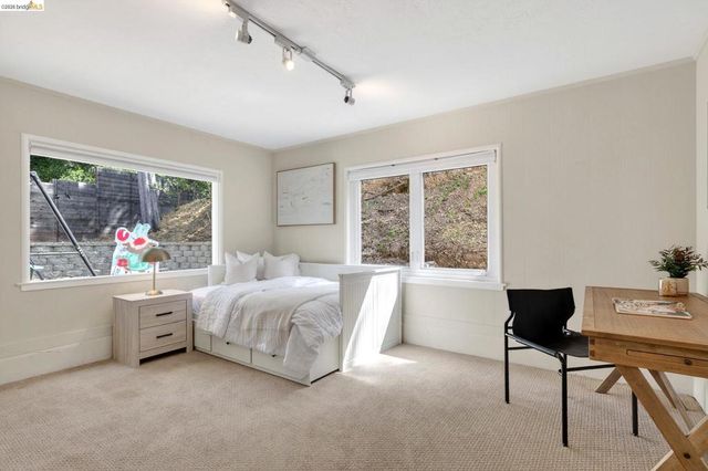 4451 Saint Andrews Rd, Oakland, CA 94605