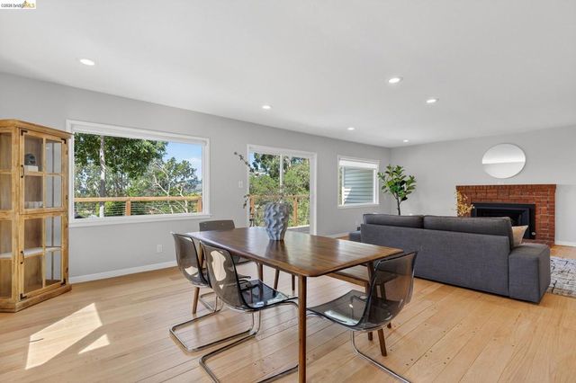 4451 Saint Andrews Rd, Oakland, CA 94605