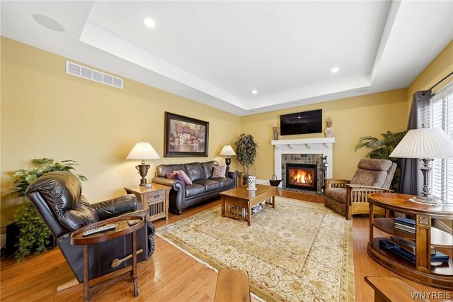 5 Parliament Lane, Lancaster, NY 14086