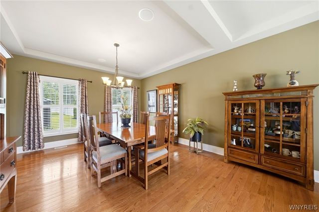 5 Parliament Lane, Lancaster, NY 14086