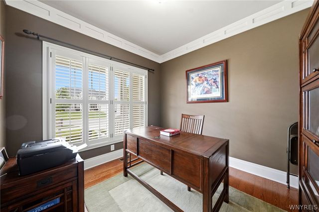 5 Parliament Lane, Lancaster, NY 14086