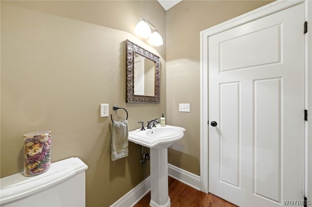5 Parliament Lane, Lancaster, NY 14086