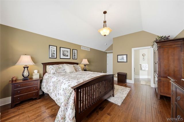 5 Parliament Lane, Lancaster, NY 14086