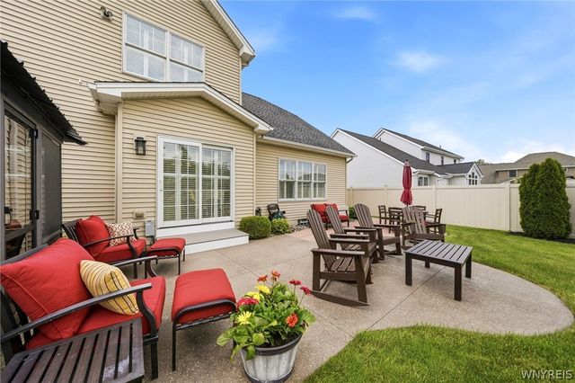 5 Parliament Lane, Lancaster, NY 14086