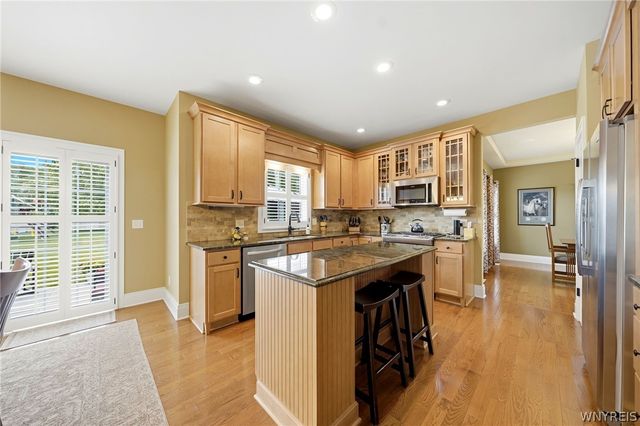 5 Parliament Lane, Lancaster, NY 14086