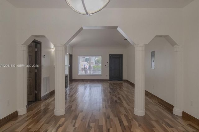 3722 Royal Palm Avenue, Miami Beach, FL 33140
