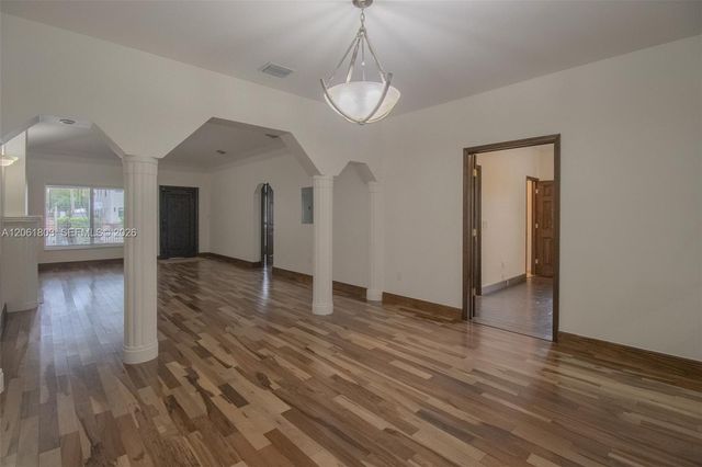3722 Royal Palm Avenue, Miami Beach, FL 33140