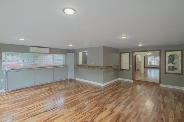 3722 Royal Palm Avenue, Miami Beach, FL 33140