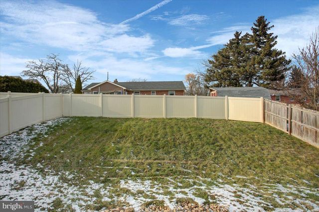 18 LARCH DRIVE, Shippensburg, PA 17257