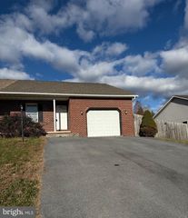 18 LARCH DRIVE, Shippensburg, PA 17257