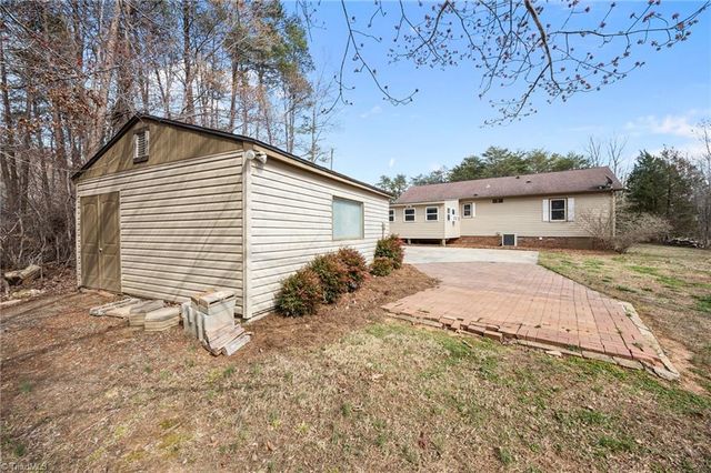 8826 Colgate Road, Stokesdale, NC 27357