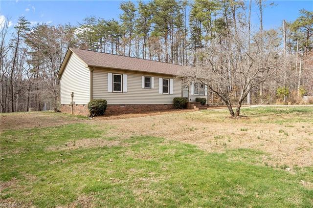 8826 Colgate Road, Stokesdale, NC 27357