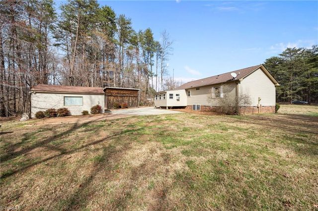 8826 Colgate Road, Stokesdale, NC 27357