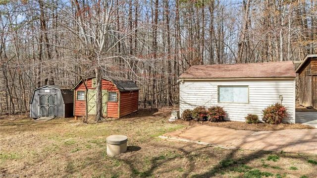 8826 Colgate Road, Stokesdale, NC 27357