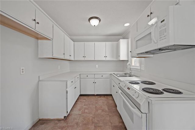 8826 Colgate Road, Stokesdale, NC 27357