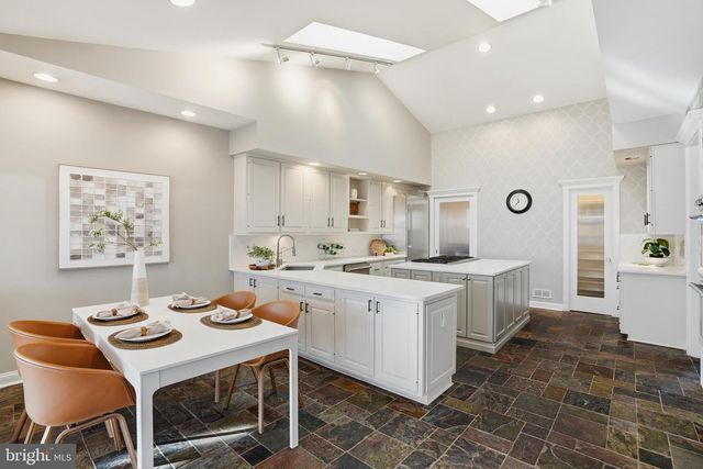 2007 SPRING BRANCH DR, Vienna, VA 22181