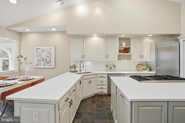 2007 SPRING BRANCH DR, Vienna, VA 22181