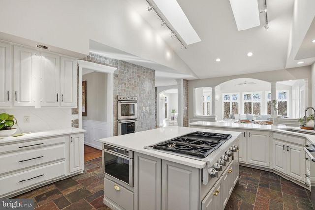 2007 SPRING BRANCH DR, Vienna, VA 22181