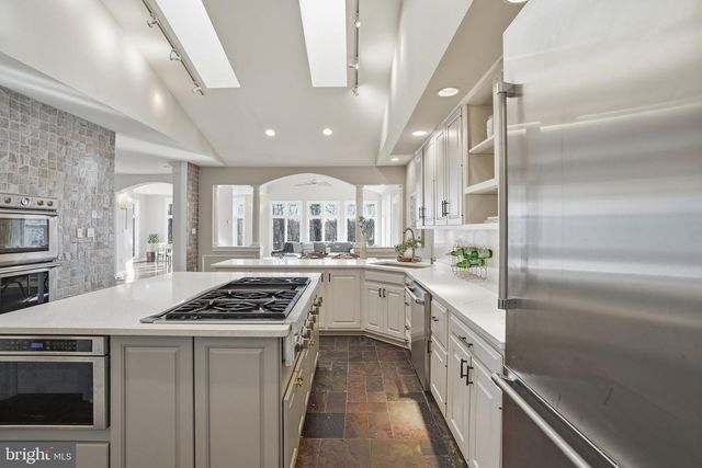 2007 SPRING BRANCH DR, Vienna, VA 22181