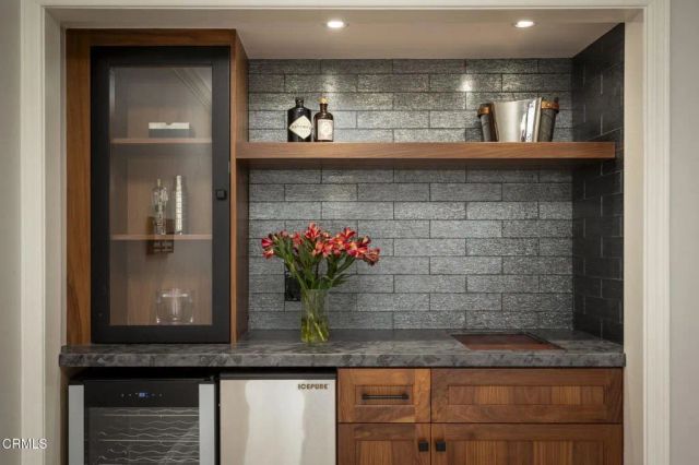 8 Burrell Lane, Rancho Palos Verdes, CA 90275