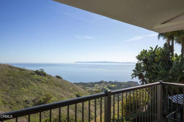 8 Burrell Lane, Rancho Palos Verdes, CA 90275