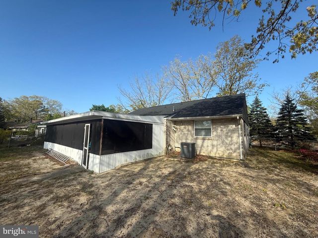 1001 LOUIS DR, Millville, NJ 08332