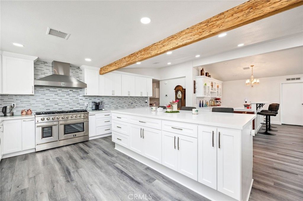 Image 2 of property listing at 1612 Brentwood, Hemet, CA 92545