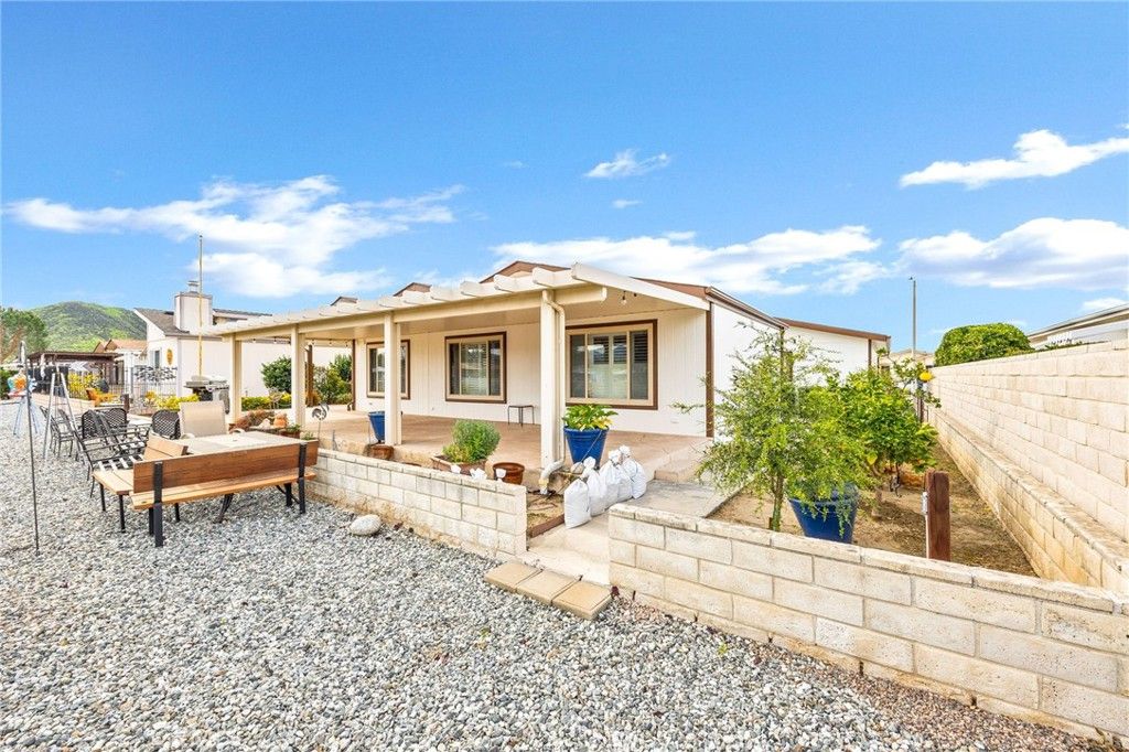 Image 36 of property listing at 1612 Brentwood, Hemet, CA 92545