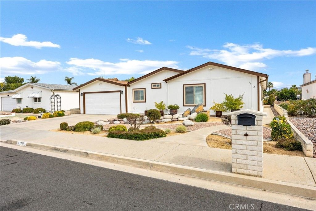 Image 49 of property listing at 1612 Brentwood, Hemet, CA 92545